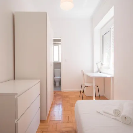 Houze Four Bedroom Near Zoo Apartmán *